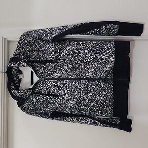 Athleta Triumph Hoodie In Black/White EUC